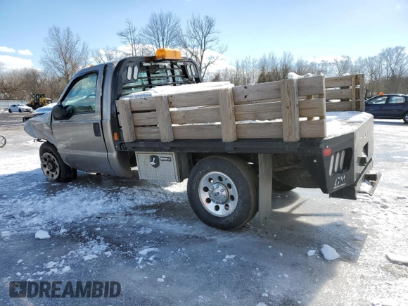 2005 Ford F-250 XL with VIN 1FTNF21555EA30163, listed as a Copart auction lot 45537455 with 126,721 mi miles and Salvage Title. Bid and sale history available at DreamBid. Image 2.