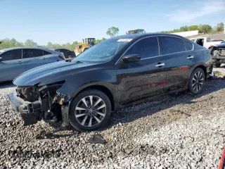 2017 Nissan Altima 2.5 SV with VIN 1N4AL3AP6HC119258, listed as a Copart auction lot 52813665 with 215,300 mi miles and Salvage Title. Bid and sale history available at carsss.com. Image 1.