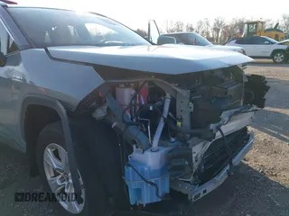 2019 Toyota RAV4 Hybrid XLE with VIN JTMRWRFV0KD013274, listed as a IAAI auction lot 41918992 with 97,850 mi miles. Bid and sale history available at carsss.com. Image 18.