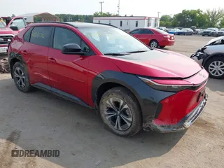 2024 Toyota bZ4X XLE z VIN JTMABACA9RA089972, wystawiony jako IAAI lot #42388526 z przebiegiem 3 864 mil mil oraz . Historia ofert i sprzedaży dostępna na DreamBid. Obrazek 1.