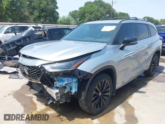 2023 Toyota Highlander L with VIN 5TDKDRAHXPS016140, listed as a IAAI auction lot 42275211 with 33,144 mi miles and . Bid and sale history available at DreamBid. Image 2.