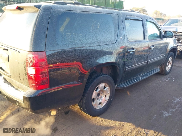 2013 Chevrolet Suburban LT with VIN 1GNSKJE78DR347079, listed as a IAAI auction lot 41404605 with 170,274 mi miles. Bid and sale history available at carsss.com. Image 4.