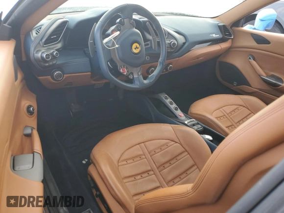 2018 Ferrari 488 z VIN ZFF80AMA9J0231686, wystawiony jako Copart lot #77623854 z przebiegiem Nie podano mil oraz Szkody całkowita. Historia ofert i sprzedaży dostępna na DreamBid. Obrazek 8.