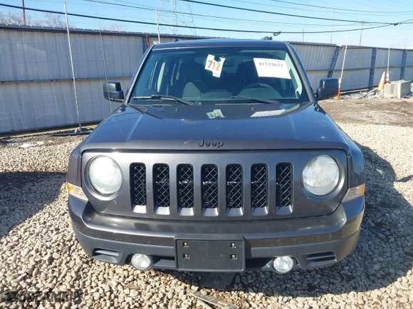2014 Jeep Patriot Sport with VIN 1C4NJPBA0ED758437, listed as a IAAI auction lot 41532633 with 138,572 mi miles. Bid and sale history available at carsss.com. Image 12.