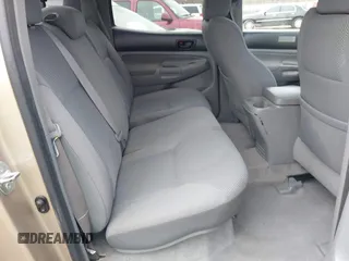 2006 Toyota Tacoma z VIN 5TELU42N76Z259191, wystawiony jako IAAI lot #41344389 z przebiegiem Nie podano mil oraz . Historia ofert i sprzedaży dostępna na DreamBid. Obrazek 8.