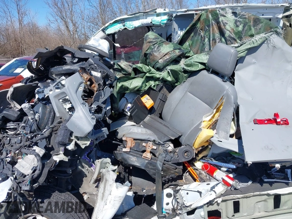 2019 Ford Transit with VIN 1FTYE1YM2KKB31939, listed as a IAAI auction lot 41733407 with Not Provided miles. Bid and sale history available at carsss.com. Image 5.