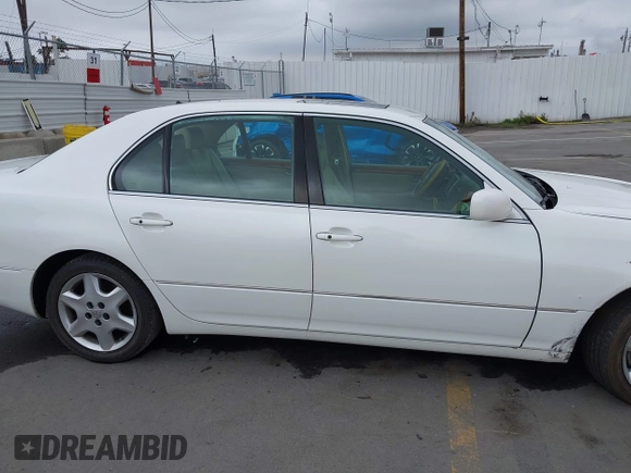 2005 Lexus LS 430 z VIN JTHBN36FX50175532, wystawiony jako IAAI lot #41925866 z przebiegiem 182 956 mil mil oraz . Historia ofert i sprzedaży dostępna na DreamBid. Obrazek 13.