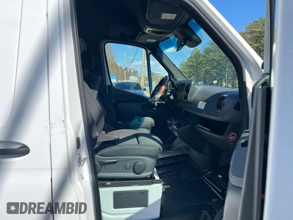 2024 Mercedes-Benz Sprinter Cargo with VIN W1Y4NCHY1RT162385, listed as a Copart auction lot 54617685 with 200,519 mi miles and Clean Title. Bid and sale history available at carsss.com. Image 5.