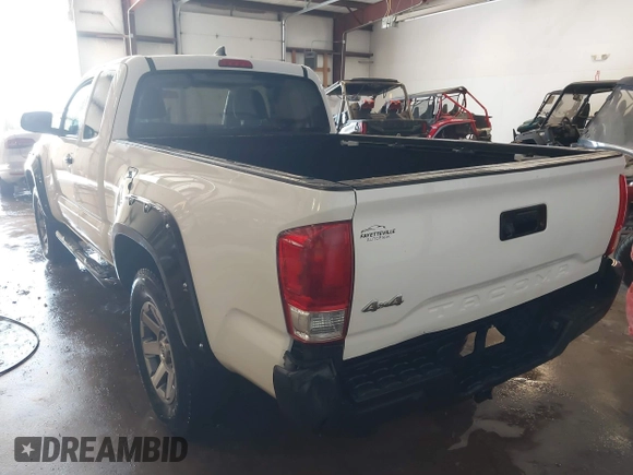2016 Toyota Tacoma SR z VIN 5TFSX5ENXGX042148, wystawiony jako IAAI lot #41592688 z przebiegiem 126 528 mil mil oraz . Historia ofert i sprzedaży dostępna na DreamBid. Obrazek 3.