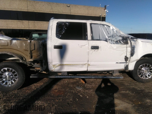 2018 Ford Super Duty F-250 SRW XL with VIN 1FT7W2BT9JEB27768, listed as a IAAI auction lot 41528069 with 110,274 mi miles. Bid and sale history available at carsss.com. Image 13.