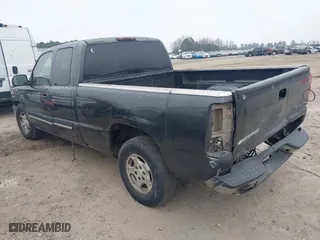 2003 Chevrolet Silverado 1500 LS with VIN 2GCEC19T131315205, listed as a IAAI auction lot 41804738 with 207,940 mi miles. Bid and sale history available at carsss.com. Image 3.