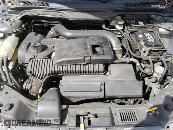 2011 Volvo V50 with VIN YV1672MW6B2605898, listed as a Copart auction lot 52820965 with 286,675 mi miles and Salvage Title. Bid and sale history available at carsss.com. Image 11.