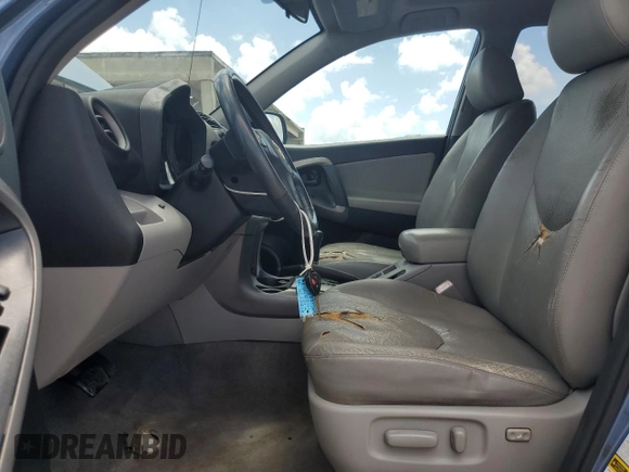 2008 Toyota RAV4 Limited z VIN JTMBD31V085213294, wystawiony jako Copart lot #65047915 z przebiegiem 165 860 mil mil oraz Czysty tytuł • Clean title. Historia ofert i sprzedaży dostępna na DreamBid. Obrazek 7.