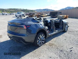 2024 Tesla Model 3 with VIN 5YJ3E1EA0RF772552, listed as a IAAI auction lot 41624656 with 1 mi miles. Bid and sale history available at carsss.com. Image 4.