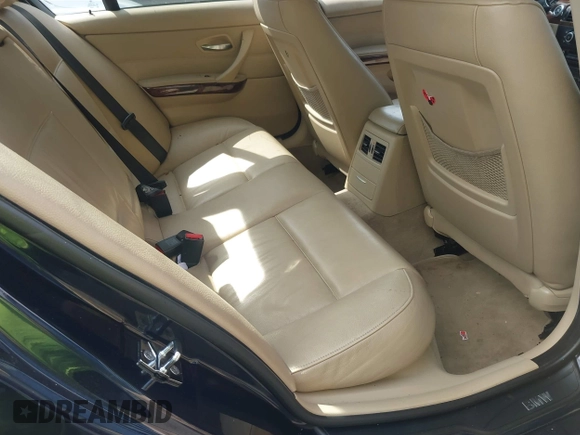 2008 BMW 3 Series 328xi with VIN WBAVC93518K036382, listed as a IAAI auction lot 42647349 with 132,364 mi miles and . Bid and sale history available at DreamBid. Image 8.