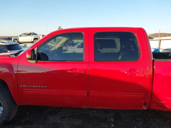 2009 Chevrolet Silverado 1500 LTZ with VIN 3GCEK33309G220674, listed as a IAAI auction lot 41240093 with 181,634 mi miles. Bid and sale history available at carsss.com. Image 14.