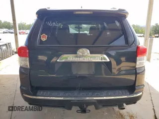 2010 Toyota 4Runner SR5 z VIN JTEZU5JR8A5000530, wystawiony jako Copart lot #55772475 z przebiegiem Nie podano mil oraz Szkoda całkowita • Salvage title. Historia ofert i sprzedaży dostępna na DreamBid. Obrazek 6.