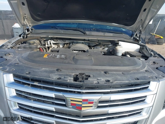 2018 Cadillac Escalade Platinum with VIN 1GYS4DKJXJR221798, listed as a IAAI auction lot 41304619 with 108,281 mi miles. Bid and sale history available at carsss.com. Image 10.