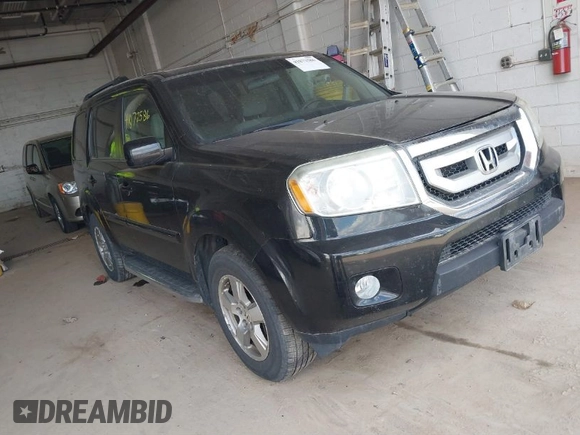 2011 Honda Pilot EX with VIN 5FNYF4H45BB093652, listed as a IAAI auction lot 41872586 with 213,125 mi miles. Bid and sale history available at carsss.com. Image 1.