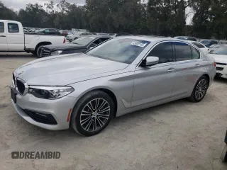 2018 BMW 5 Series 530i xDrive with VIN WBAJA7C59JG907384, listed as a Copart auction lot 43800145 with 95,961 mi miles and Salvage Title. Bid and sale history available at carsss.com. Image 1.