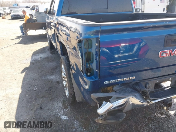 2018 GMC Sierra 1500 SLT z VIN 3GTU2NEC8JG254323, wystawiony jako IAAI lot #41772180 z przebiegiem 157 143 mil mil oraz . Historia ofert i sprzedaży dostępna na DreamBid. Obrazek 20.