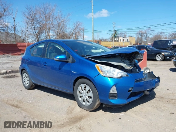 2013 Toyota Prius One z VIN JTDKDTB33D1555756, wystawiony jako IAAI lot #41962684 z przebiegiem Nie podano mil oraz . Historia ofert i sprzedaży dostępna na DreamBid. Obrazek 1.