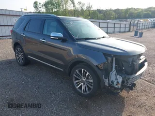 2017 Ford Explorer Platinum z VIN 1FM5K8HT4HGA07805, wystawiony jako IAAI lot #41910545 z przebiegiem 86 966 mil mil oraz . Historia ofert i sprzedaży dostępna na DreamBid. Obrazek 1.
