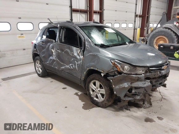 2019 Chevrolet Trax LT with VIN KL7CJPSB8KB937572, listed as a IAAI auction lot 42032722 with 103,132 mi miles. Bid and sale history available at carsss.com. Image 1.