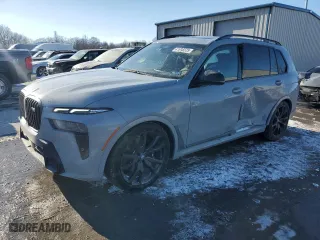 2025 BMW X7 M60i with VIN 5UX33EM07S9Y38146, listed as a Copart auction lot 41916525 with 968 mi miles and Salvage Title. Bid and sale history available at carsss.com. Image 1.