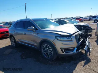 2019 Lincoln Nautilus Reserve with VIN 2LMPJ6L96KBL31417, listed as a IAAI auction lot 41415040 with 66,436 mi miles. Bid and sale history available at carsss.com. Image 13.