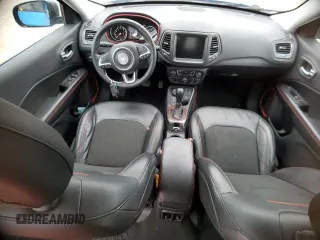 2021 Jeep Compass Trailhawk z VIN 3C4NJDDB9MT590052, wystawiony jako Copart lot #54973695 z przebiegiem 78 522 mil mil oraz Szkoda całkowita • Salvage title. Historia ofert i sprzedaży dostępna na DreamBid. Obrazek 8.