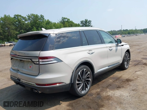 2020 Lincoln Aviator Reserve with VIN 5LM5J7XC8LGL00255, listed as a IAAI auction lot 42413528 with 24,480 mi miles and . Bid and sale history available at DreamBid. Image 4.