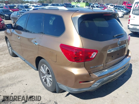 2017 Nissan Pathfinder Platinum with VIN 5N1DR2MN1HC608477, listed as a IAAI auction lot 41744400 with 137,974 mi miles. Bid and sale history available at carsss.com. Image 3.