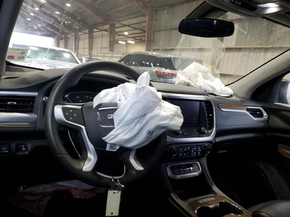 2021 GMC Acadia SLE z VIN 1GKKNKLA7MZ215987, wystawiony jako Copart lot #55737615 z przebiegiem 39 096 mil mil oraz Szkoda całkowita • Salvage title. Historia ofert i sprzedaży dostępna na DreamBid. Obrazek 8.