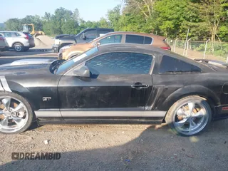 2006 Ford Mustang GT Deluxe with VIN 1ZVHT82H865252390, listed as a IAAI auction lot 42645097 with 91,083 mi miles and . Bid and sale history available at DreamBid. Image 15.