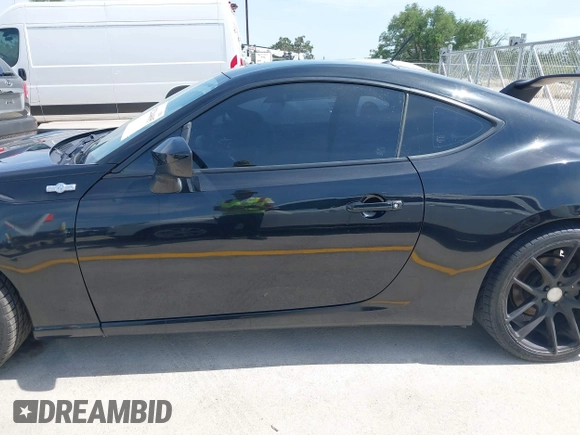 2014 Scion FR-S z VIN JF1ZNAA10E8703778, wystawiony jako IAAI lot #42264695 z przebiegiem 117 889 mil mil oraz . Historia ofert i sprzedaży dostępna na DreamBid. Obrazek 14.