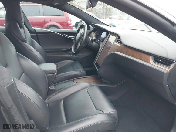 2018 Tesla Model S 75D with VIN 5YJSA1E27JF262770, listed as a IAAI auction lot 41832571 with 82,181 mi miles. Bid and sale history available at carsss.com. Image 5.