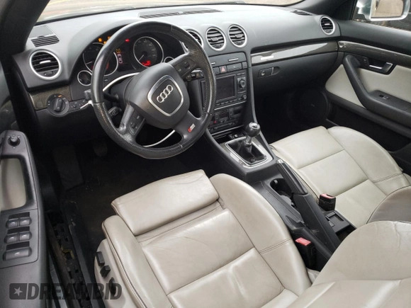 2007 Audi S4 z VIN WUARL48H87K901344, wystawiony jako Copart lot #74111714 z przebiegiem 122 087 mil mil oraz Tytuł czysty. Historia ofert i sprzedaży dostępna na DreamBid. Obrazek 8.