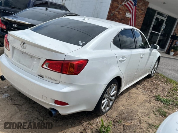 2010 Lexus IS 250 z VIN JTHCF5C2XA2032903, wystawiony jako Copart lot #63826195 z przebiegiem 197 155 mil mil oraz Szkoda całkowita • Salvage title. Historia ofert i sprzedaży dostępna na DreamBid. Obrazek 4.