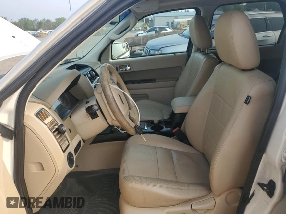 2010 Ford Escape Limited z VIN 1FMCU0EG4AKB30517, wystawiony jako Copart lot #59870285 z przebiegiem 126 483 mil mil oraz Czysty tytuł • Clean title. Historia ofert i sprzedaży dostępna na DreamBid. Obrazek 7.