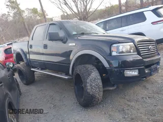 2005 Ford F-150 XLT with VIN 1FTPW14565KE56170, listed as a IAAI auction lot 41683027 with 201,016 mi miles. Bid and sale history available at carsss.com. Image 1.