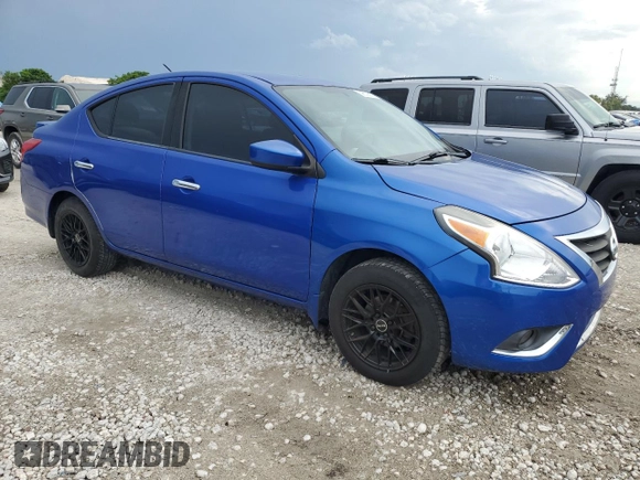 2016 Nissan Versa S z VIN 3N1CN7AP7GL889818, wystawiony jako Copart lot #59539015 z przebiegiem 97 607 mil mil oraz Czysty tytuł • Clean title. Historia ofert i sprzedaży dostępna na DreamBid. Obrazek 4.