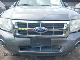 2010 Ford Escape XLS с VIN 1FMCU0C77AKD25868, выставлен на аукционе IAAI как лот 42219513 с пробегом 180 351 миль миль и . История ставок и продаж доступна на DreamBid. Изображение 6.
