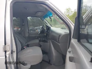 2006 Ford Econoline Passenger XL с VIN 1FBSS31L26HA46697, выставлен на аукционе IAAI как лот 42234645 с пробегом 143 198 миль миль и . История ставок и продаж доступна на DreamBid. Изображение 5.