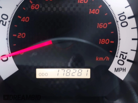 2014 Toyota Tacoma with VIN 3TMLU4EN0EM145573, listed as a IAAI auction lot 41621189 with 178,281 mi miles. Bid and sale history available at carsss.com. Image 16.