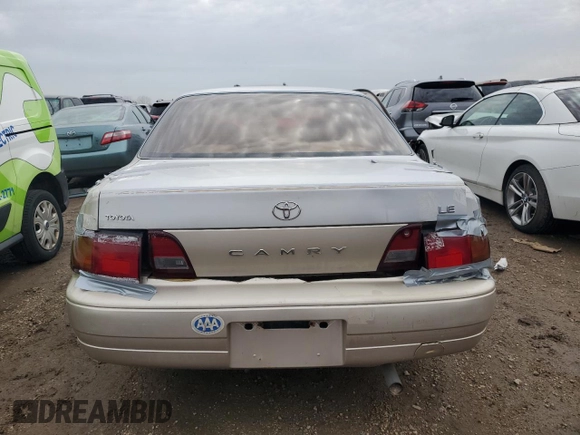 1995 Toyota Camry LE z VIN 4T1SK12EXSU529058, wystawiony jako Copart lot #49055255 z przebiegiem 166 029 mil mil oraz Szkoda całkowita • Salvage title. Historia ofert i sprzedaży dostępna na DreamBid. Obrazek 6.