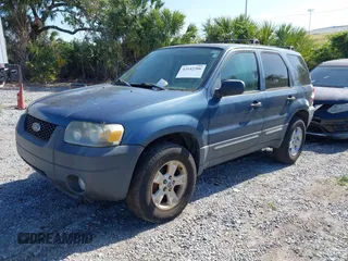 2006 Ford Escape XLT with VIN 1FMYU031X6KB00529, listed as a IAAI auction lot 42142206 with 125,462 mi miles and . Bid and sale history available at DreamBid. Image 2.