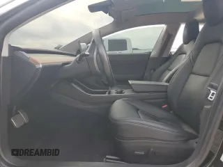 2019 Tesla Model 3 Mid Range z VIN 5YJ3E1EA8KF297299, wystawiony jako Copart lot #47935394 z przebiegiem 117 644 mil mil oraz Szkoda całkowita • Salvage title. Historia ofert i sprzedaży dostępna na DreamBid. Obrazek 7.