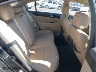 2014 Hyundai Genesis 3.8L with VIN KMHGC4DD5EU260674, listed as a IAAI auction lot 41535088 with 92,533 mi miles. Bid and sale history available at carsss.com. Image 8.