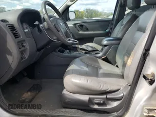 2005 Ford Escape XLS Value with VIN 1FMYU02Z85DA14324, listed as a Copart auction lot 73111164 with 212,118 mi miles and Salvage Title. Bid and sale history available at carsss.com. Image 7.
